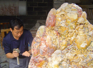 石雕工藝師游杰輝:敢把頑石變奇石 石雕工藝師游杰輝:敢把頑石變奇石