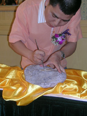 傳承中華石雕藝術(shù) 心系祖國慈善事業(yè) 傳承中華石雕藝術(shù) 心系祖國慈善事業(yè)