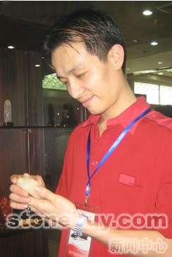 皆因與石有緣:中國名石藝術(shù)展上的藝術(shù)家(四) 皆因與石有緣:中國名石藝術(shù)展上的藝術(shù)家(四)