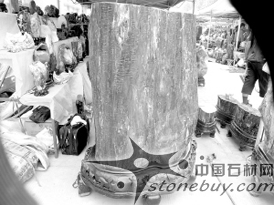 168萬奇石亮相石家莊 專家稱收藏前景很好 168萬奇石亮相石家莊 專家稱收藏前景很好