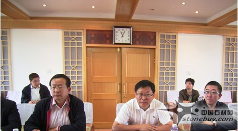 浙江石材投資團考察內蒙古和林格爾石材產業 浙江石材投資團考察內蒙古和林格爾石材產業